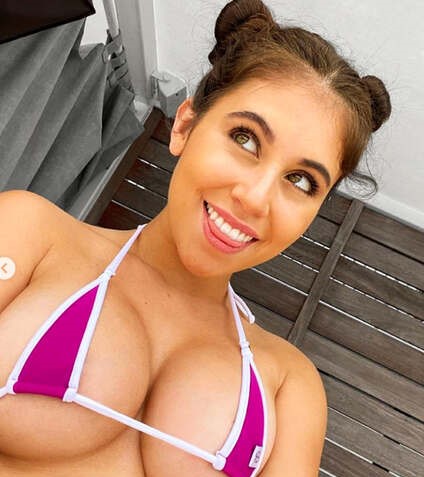 SEXY AND BOLD: THIS IS HOW THIS EROTIC MODEL  Violet Summers SHOWS EVERYTHING ON INSTAGRAM